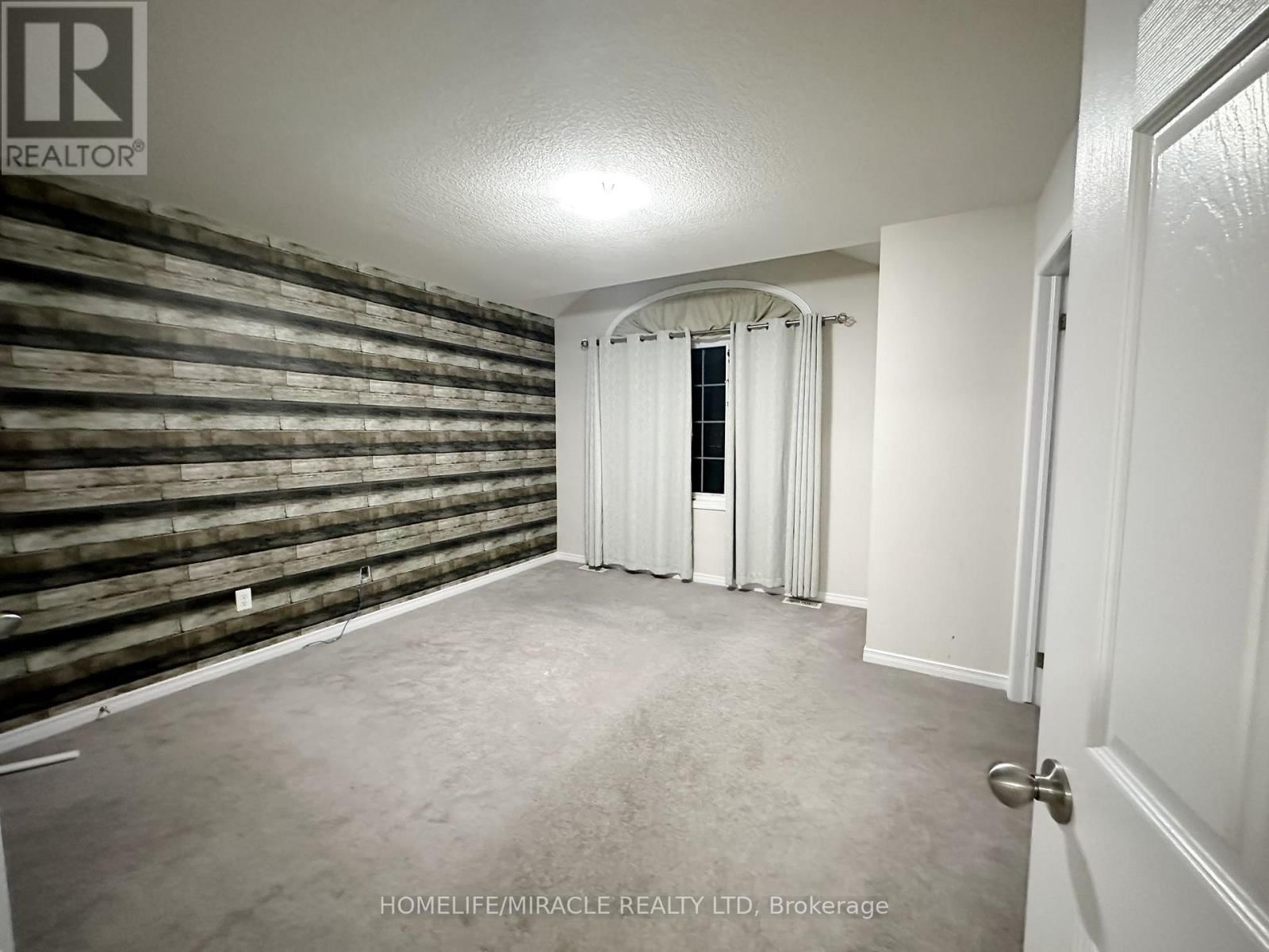 10 MEADOWRIDGE STREET Image 9