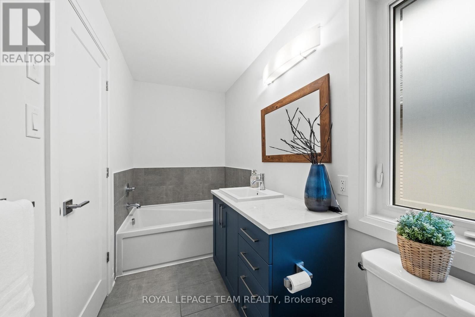 289 BIG DIPPER STREET Image 28