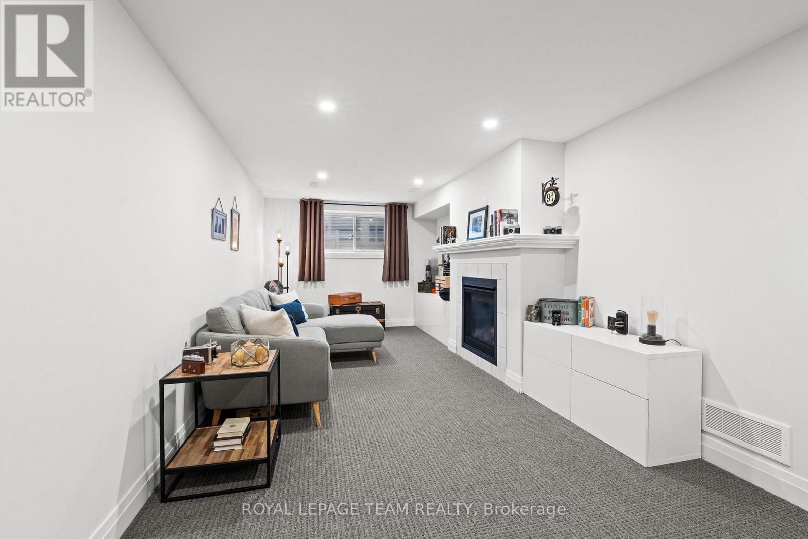 289 BIG DIPPER STREET Image 33