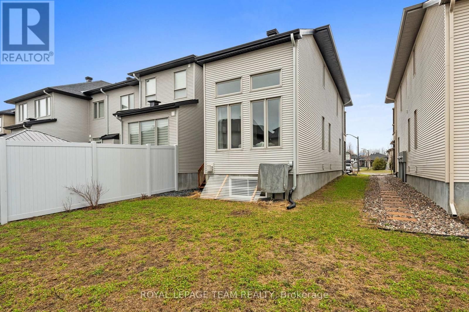 289 BIG DIPPER STREET Image 36