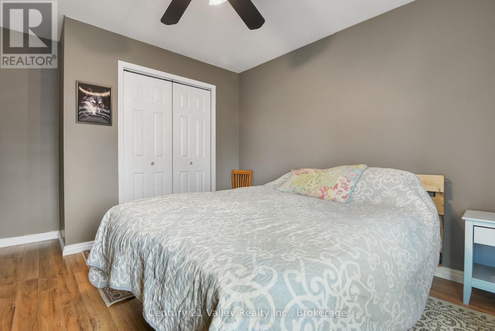 99 QUEEN STREET NORTH Image 19