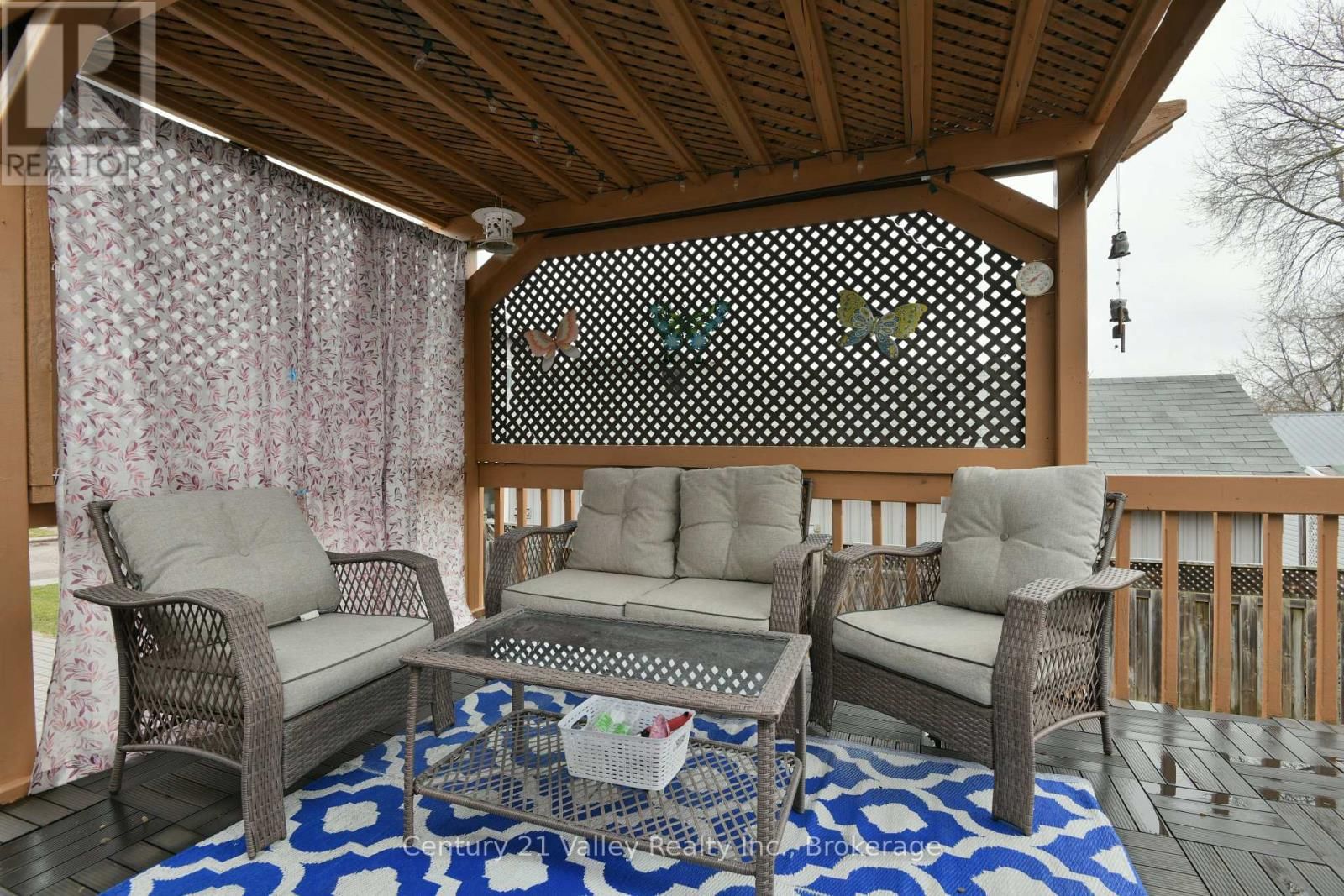 99 QUEEN STREET NORTH Image 32