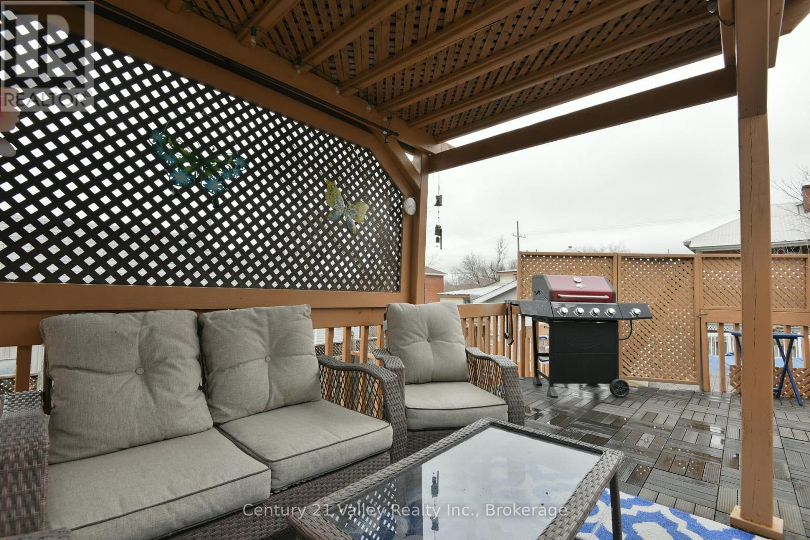 99 QUEEN STREET NORTH Image 33