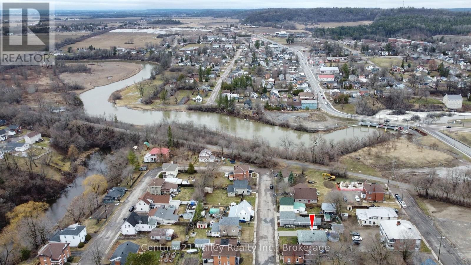 99 QUEEN STREET NORTH Image 41