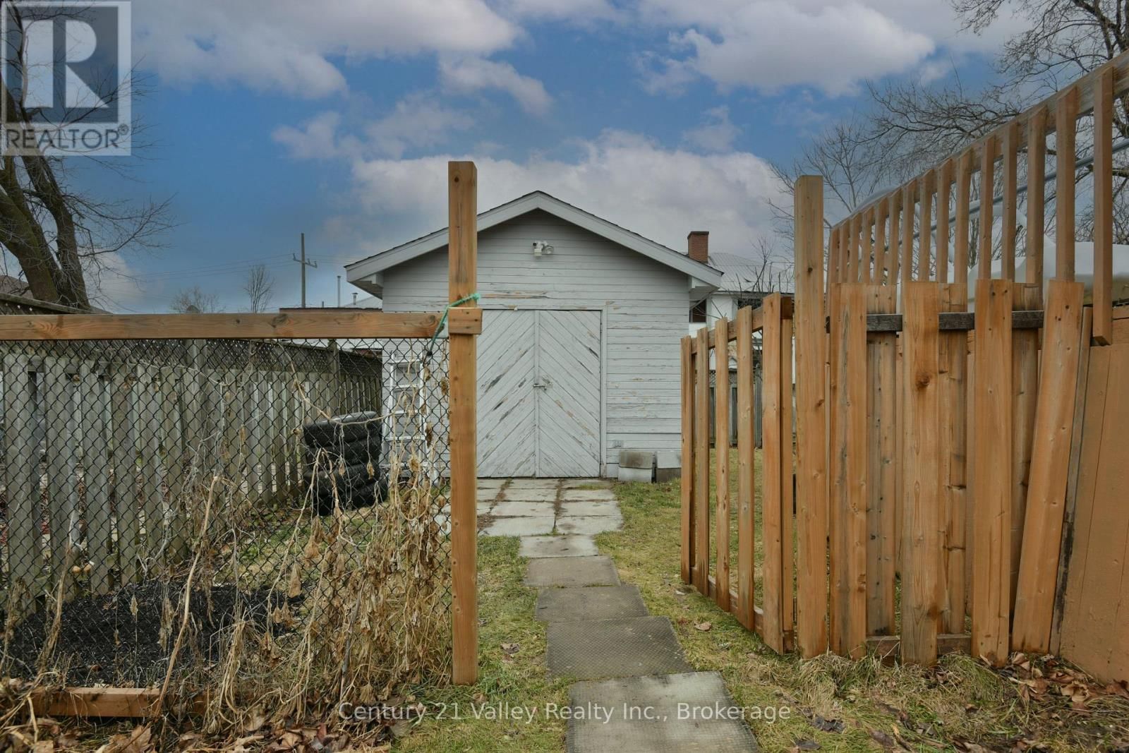 99 QUEEN STREET NORTH Image 43