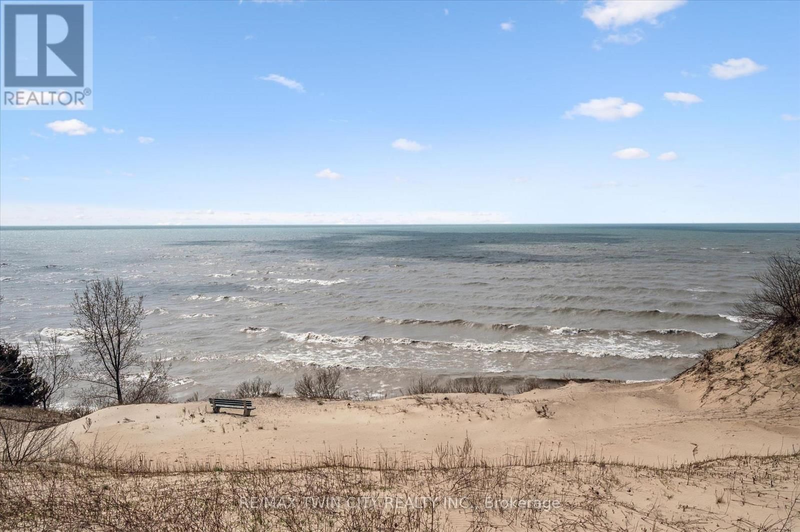 83 - 930 LAKESHORE ROAD Image 24