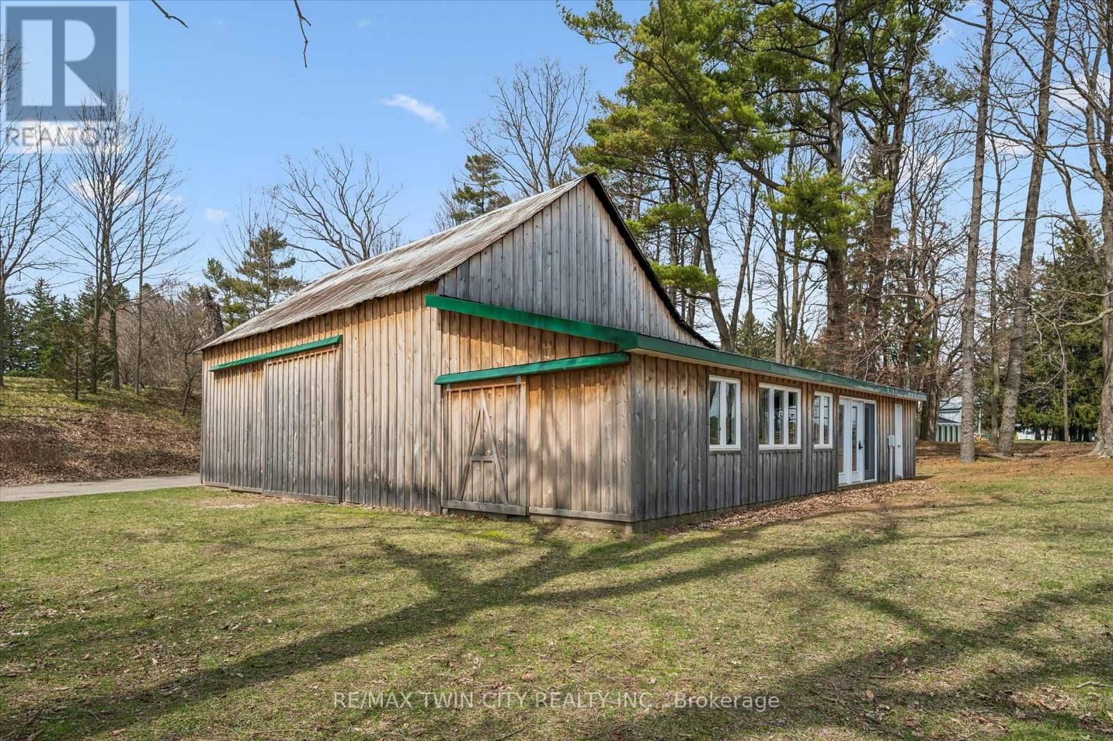 83 - 930 LAKESHORE ROAD Image 28