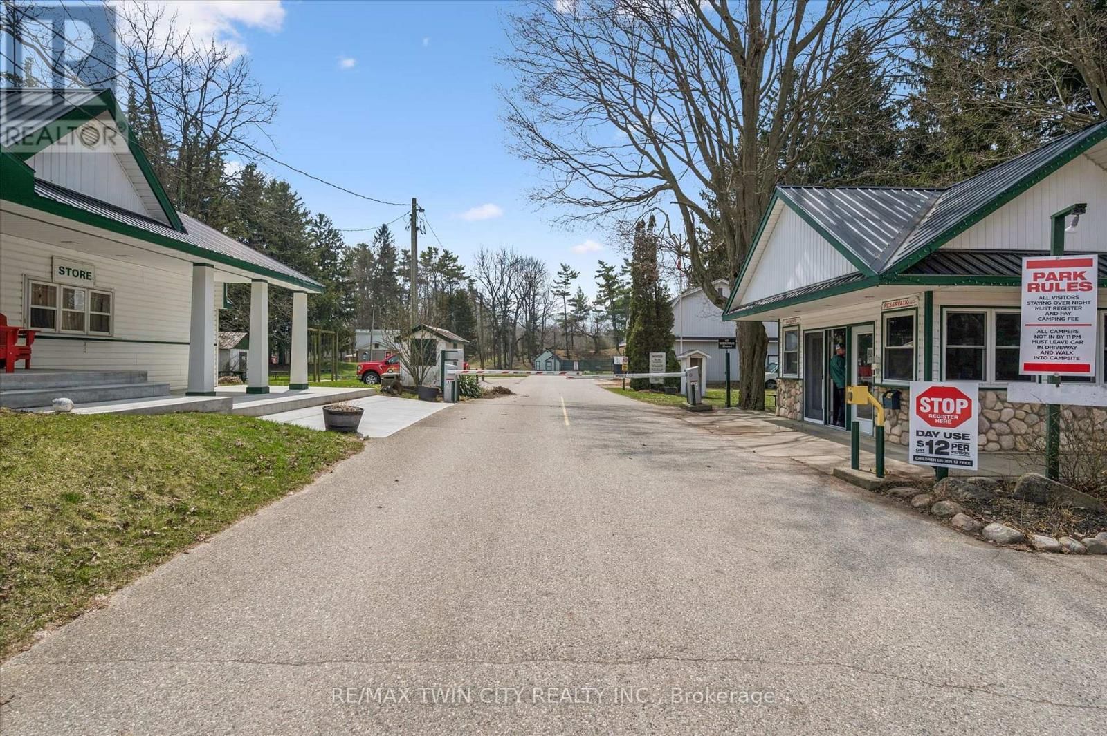 83 - 930 LAKESHORE ROAD Image 30