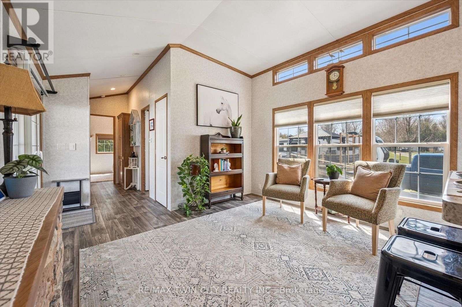 83 - 930 LAKESHORE ROAD Image 9