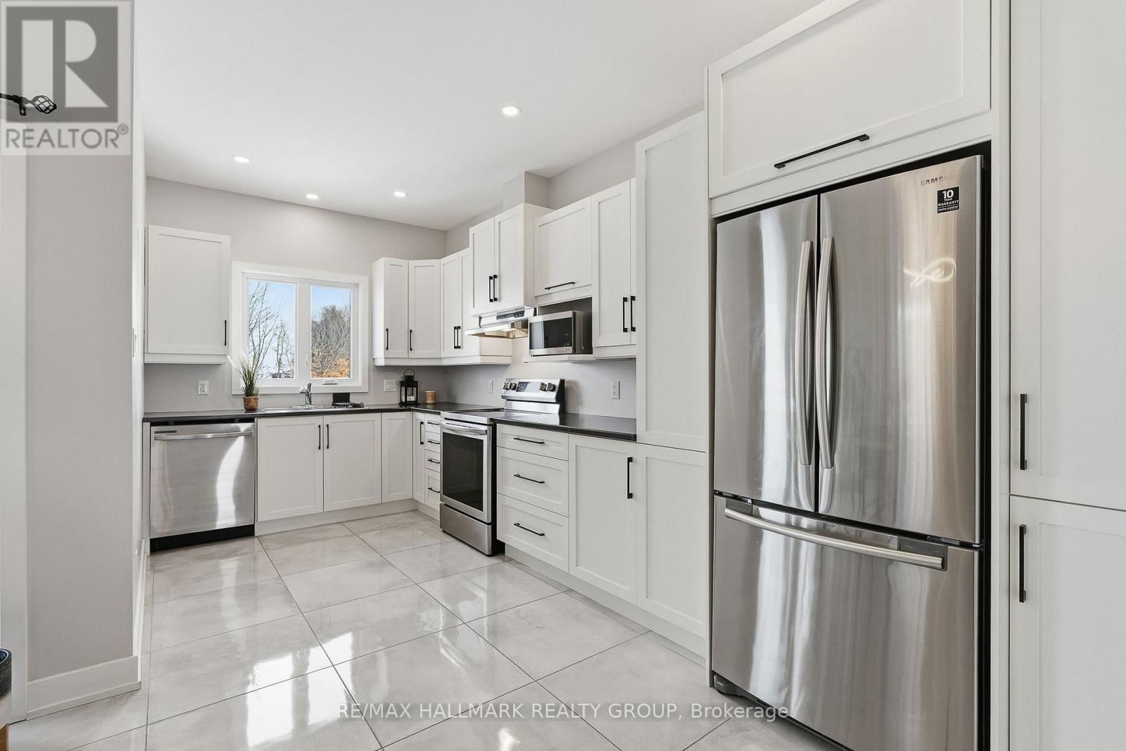 294 TRILLIUM CIRCLE Image 10