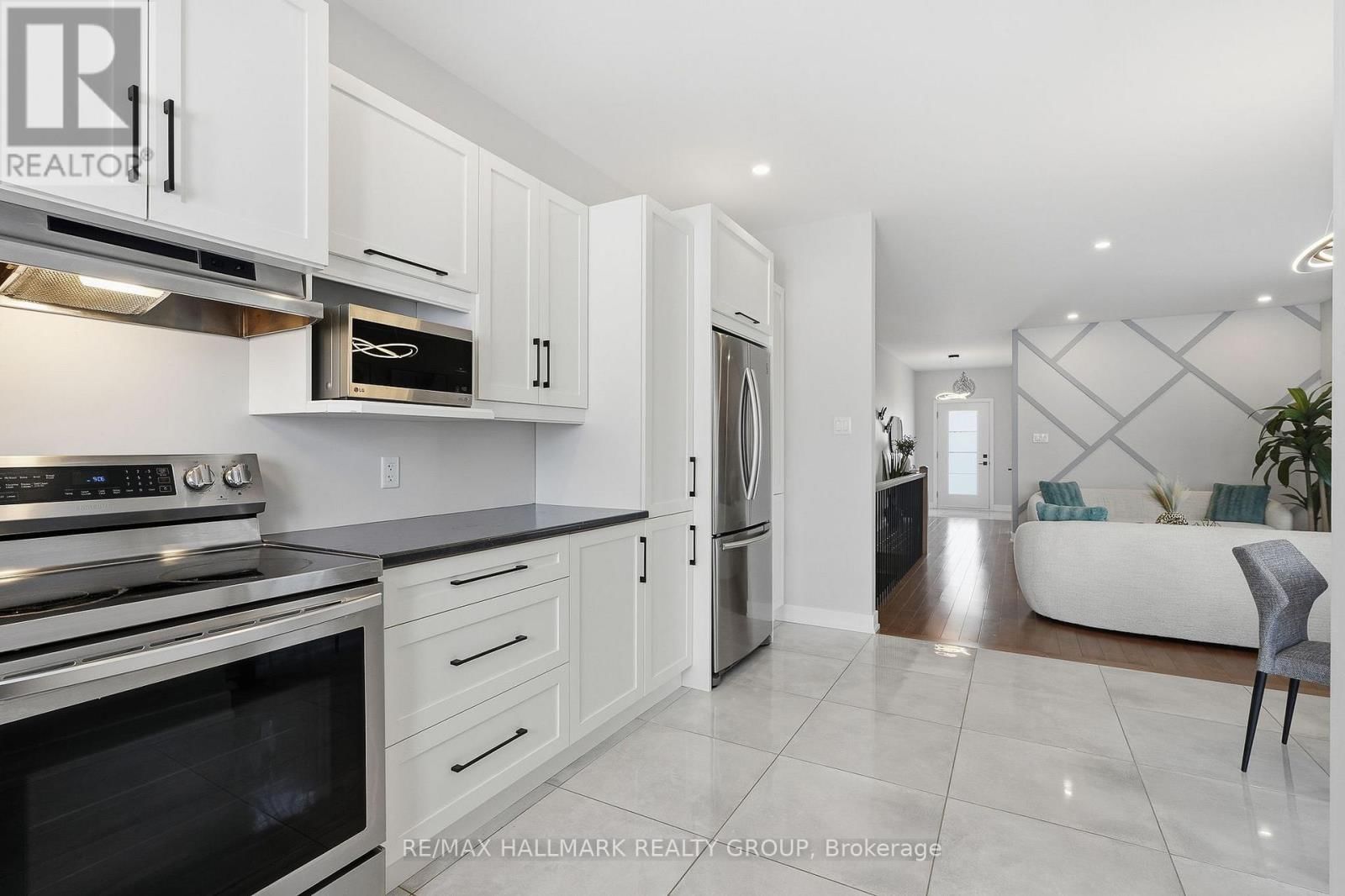 294 TRILLIUM CIRCLE Image 13