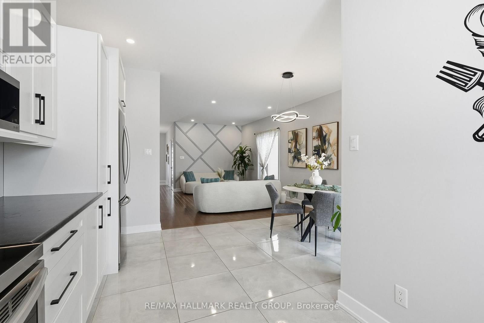 294 TRILLIUM CIRCLE Image 14