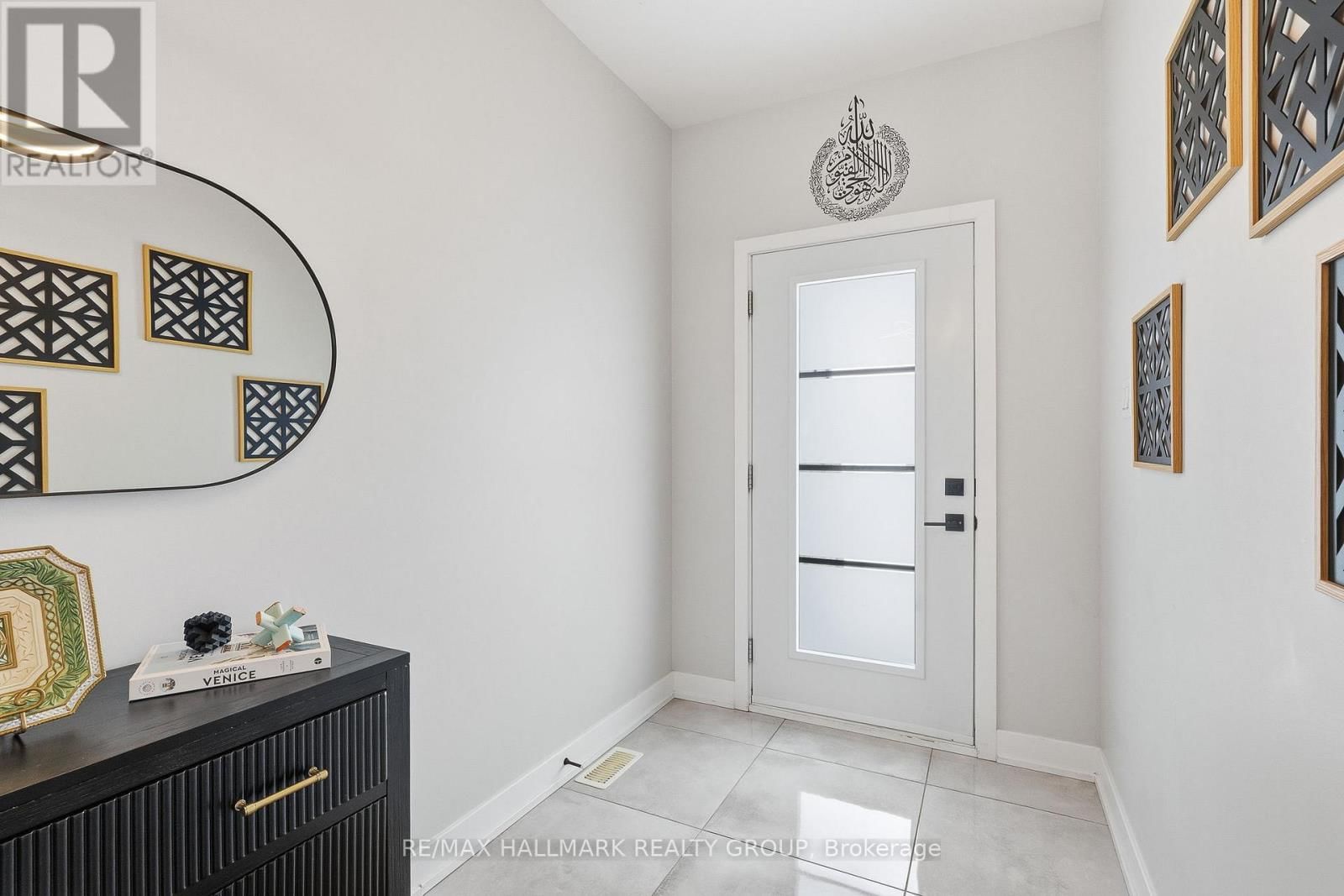 294 TRILLIUM CIRCLE Image 4