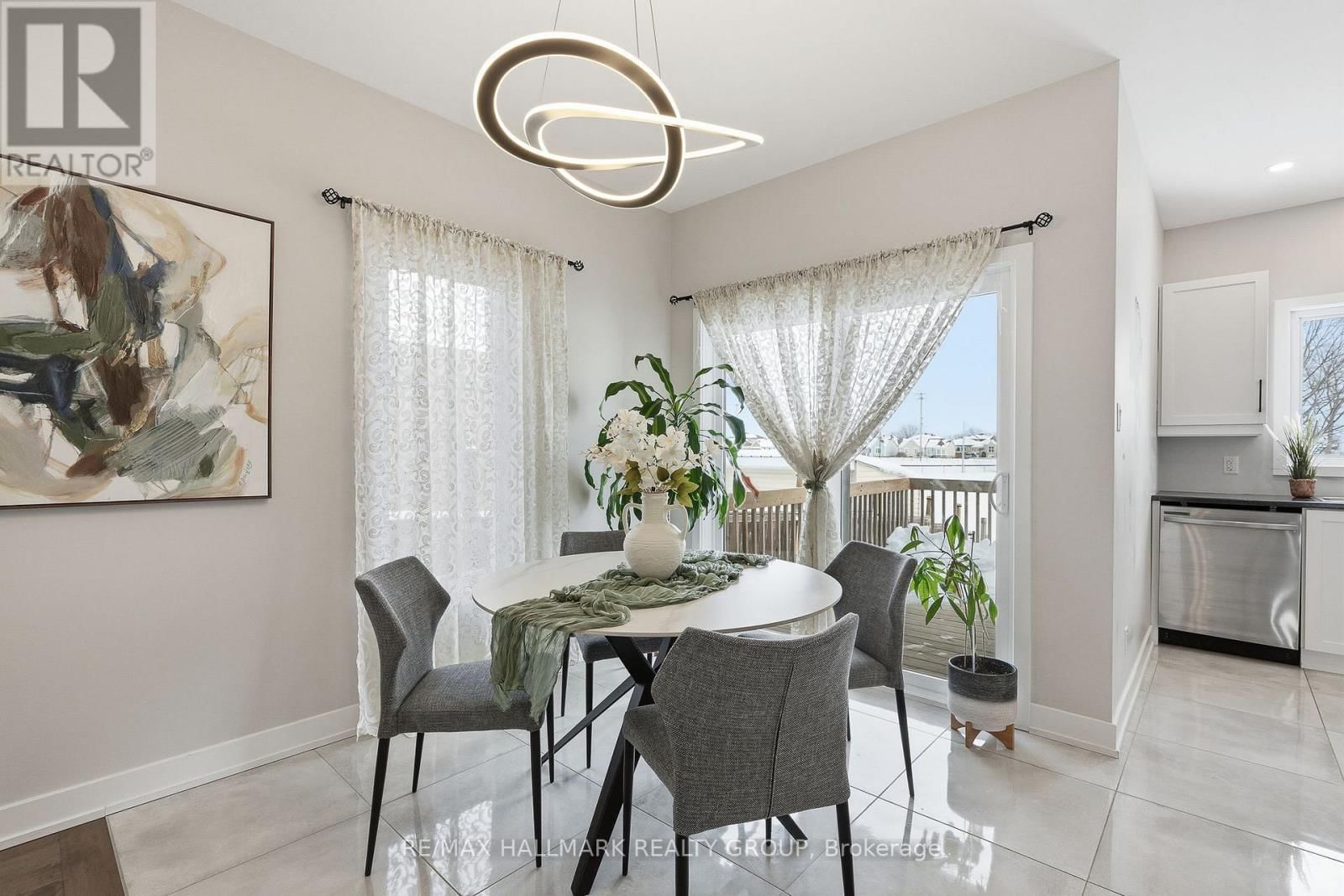 294 TRILLIUM CIRCLE Image 9