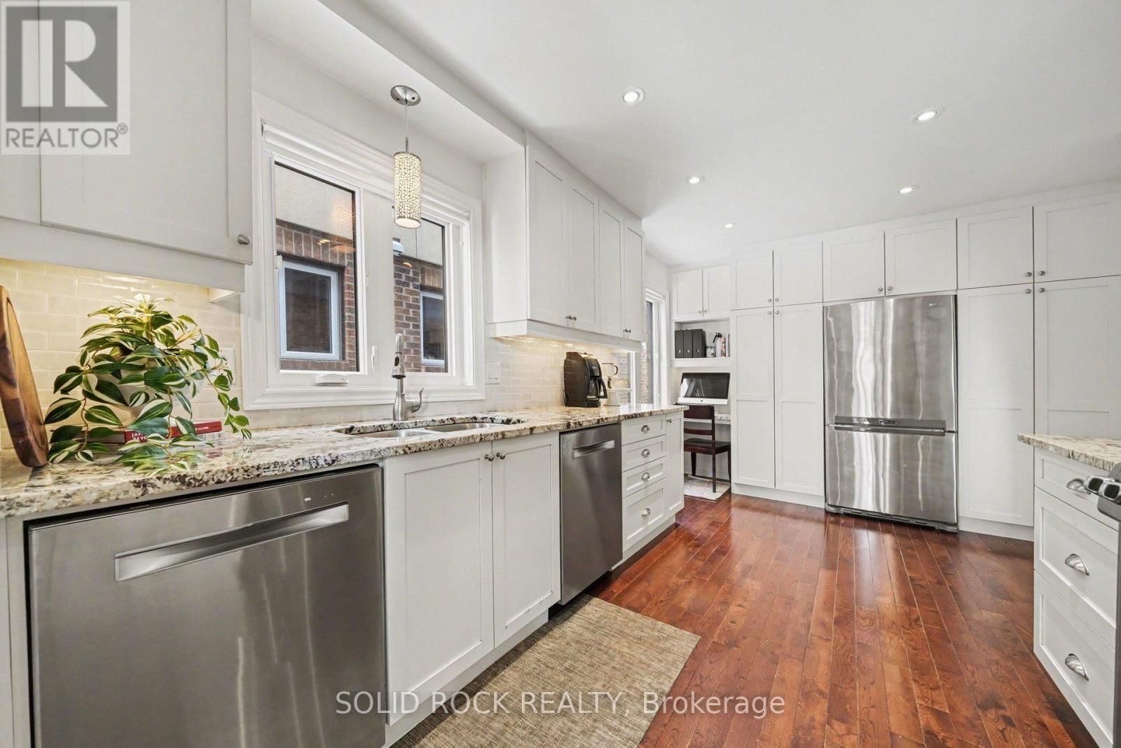 51 PEMBERTON CRESCENT Image 10