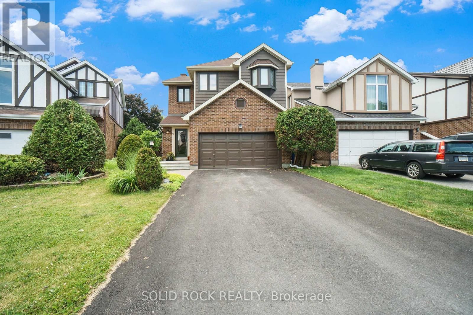 51 PEMBERTON CRESCENT Image 2