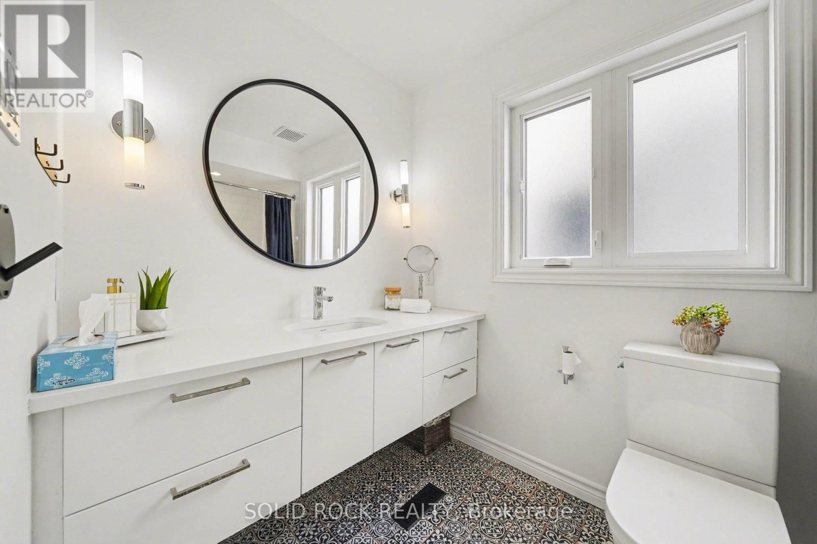 51 PEMBERTON CRESCENT Image 24