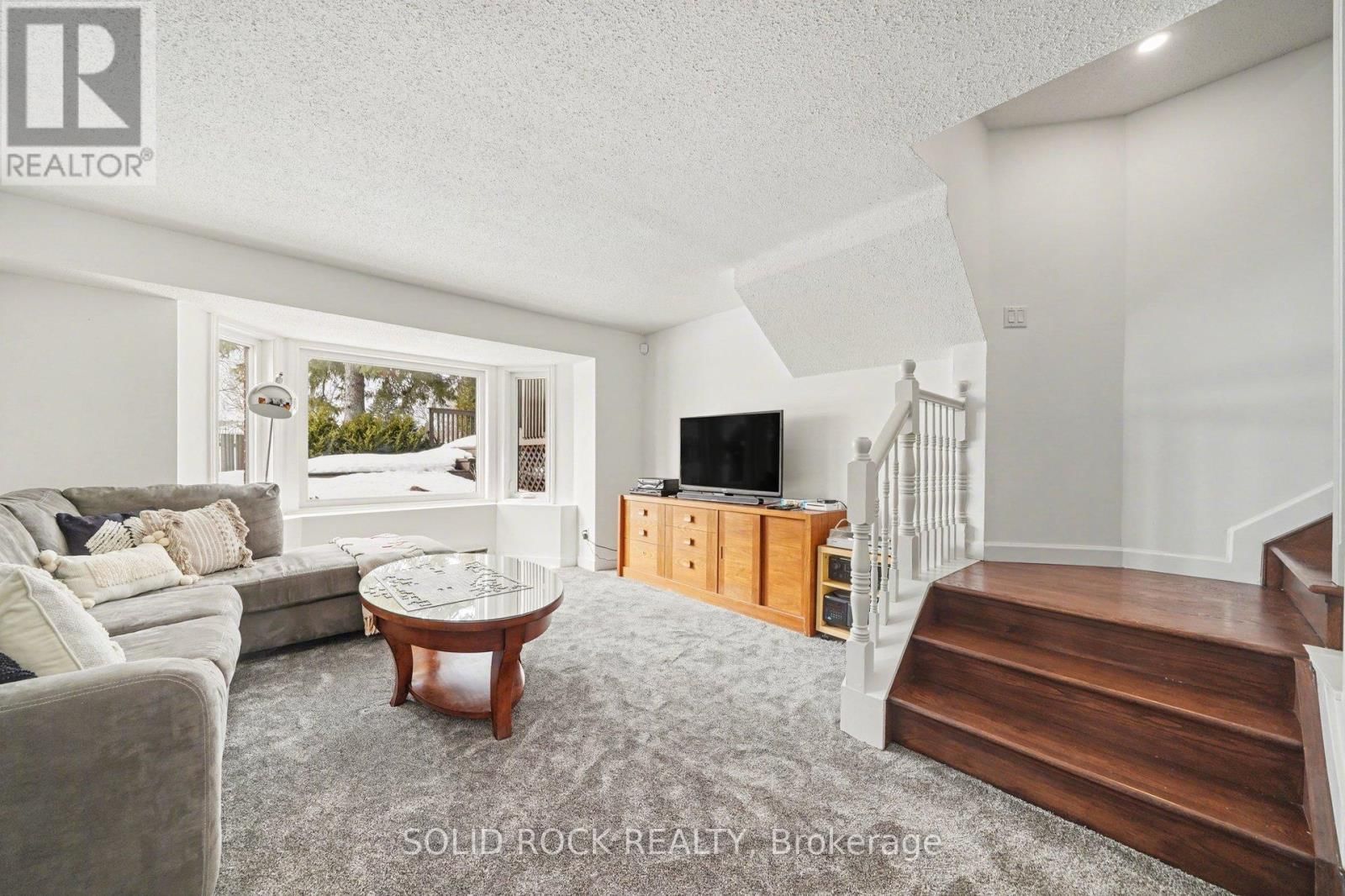 51 PEMBERTON CRESCENT Image 27