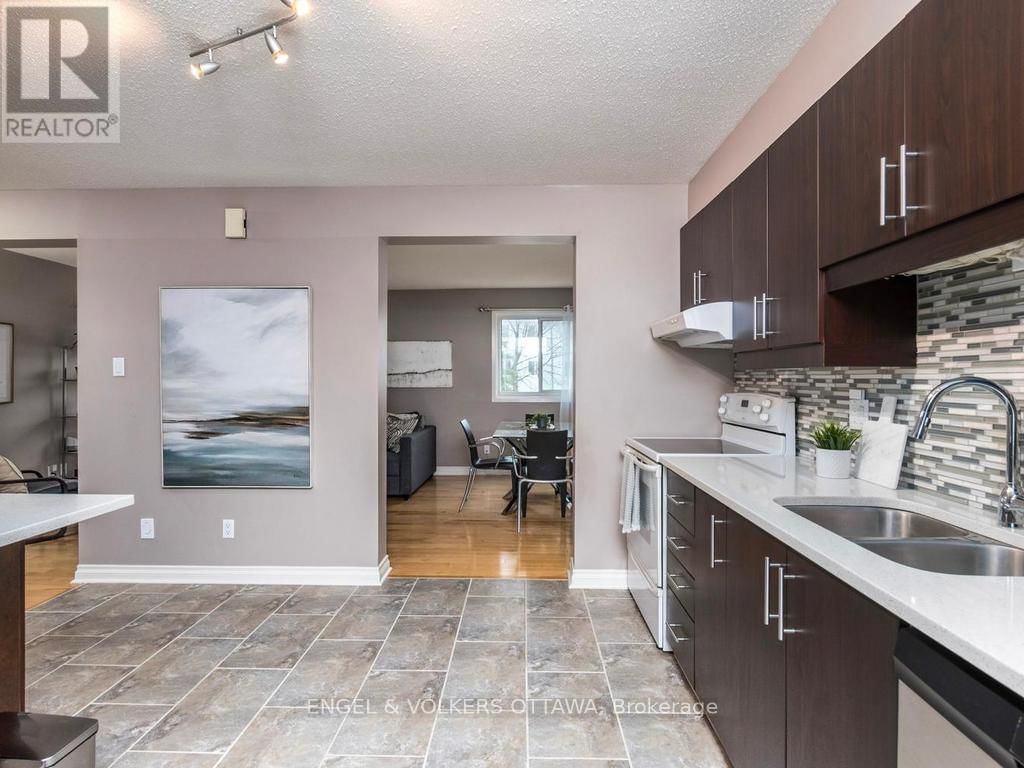 31 CASTLEGREEN PRIVATE Image 13