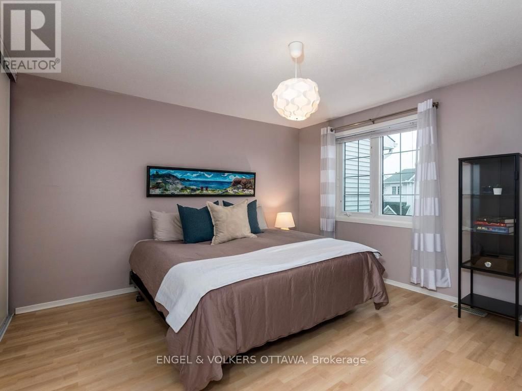 31 CASTLEGREEN PRIVATE Image 15