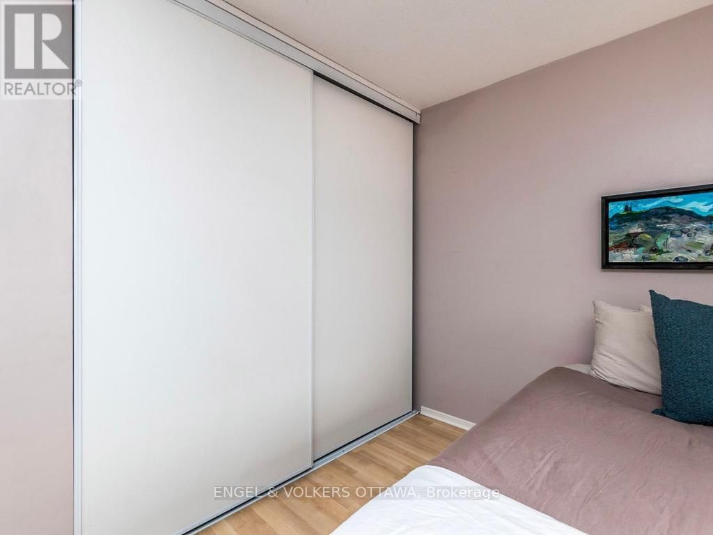 31 CASTLEGREEN PRIVATE Image 16