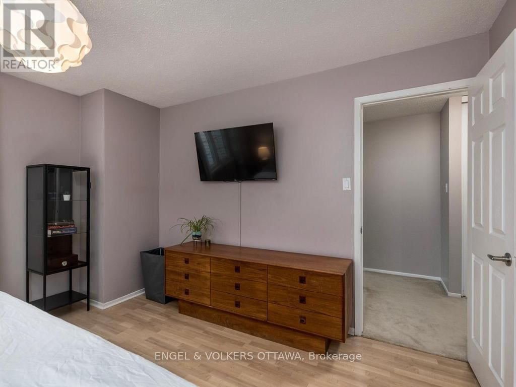 31 CASTLEGREEN PRIVATE Image 17