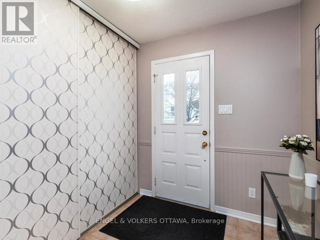 31 CASTLEGREEN PRIVATE Image 2