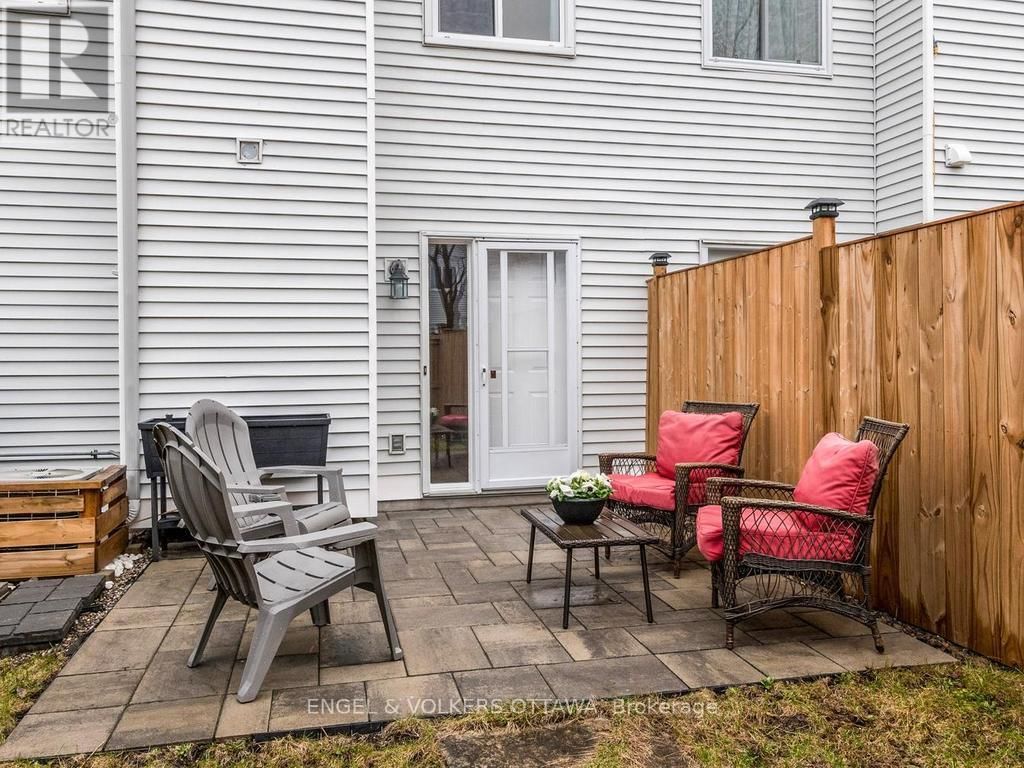 31 CASTLEGREEN PRIVATE Image 27