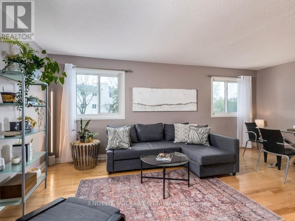 31 CASTLEGREEN PRIVATE Image 4