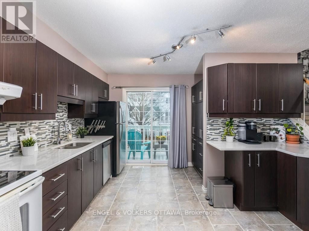 31 CASTLEGREEN PRIVATE Image 9