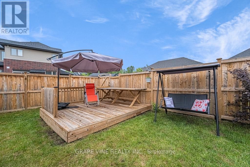 383 MEMORIAL GROVE Image 38