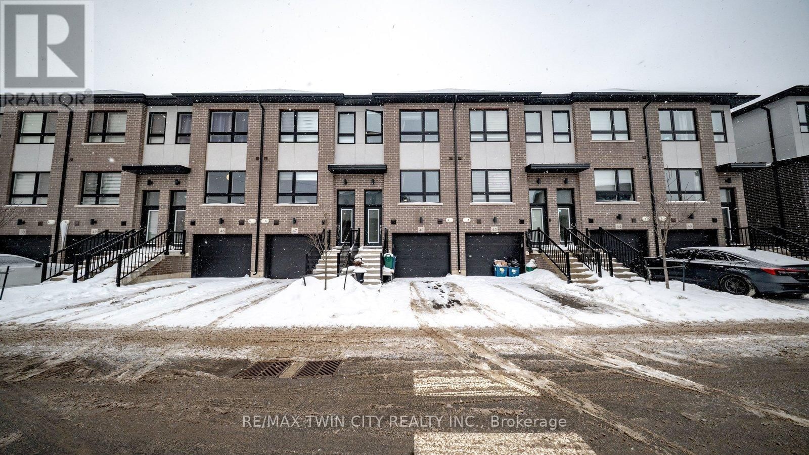 46 - 720 GREY STREET Image 1