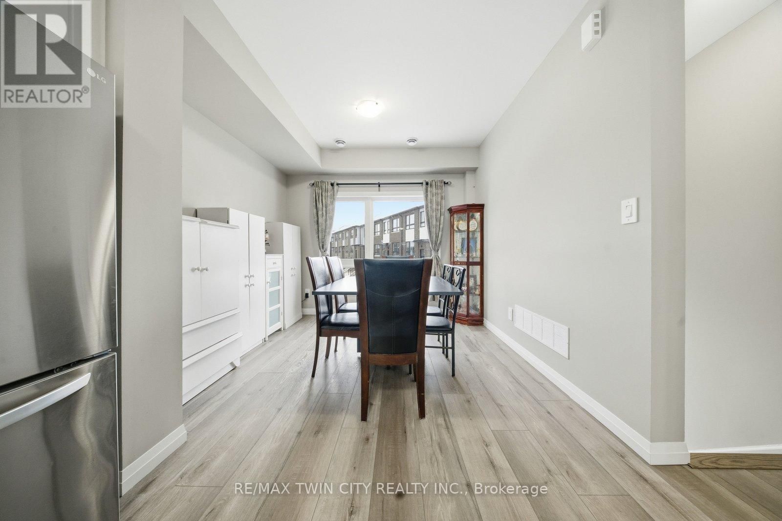 46 - 720 GREY STREET Image 13