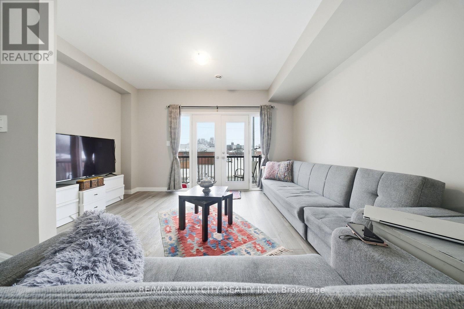 46 - 720 GREY STREET Image 14