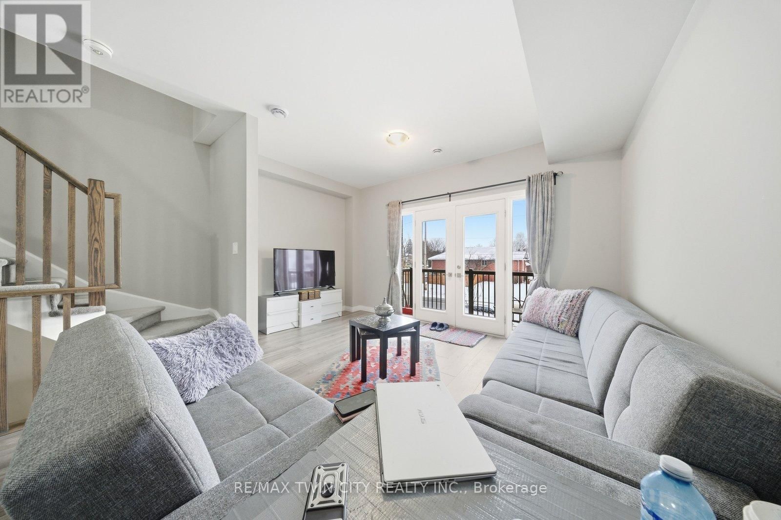 46 - 720 GREY STREET Image 15