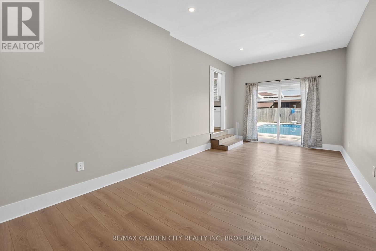 77 BALMORAL AVENUE Image 17