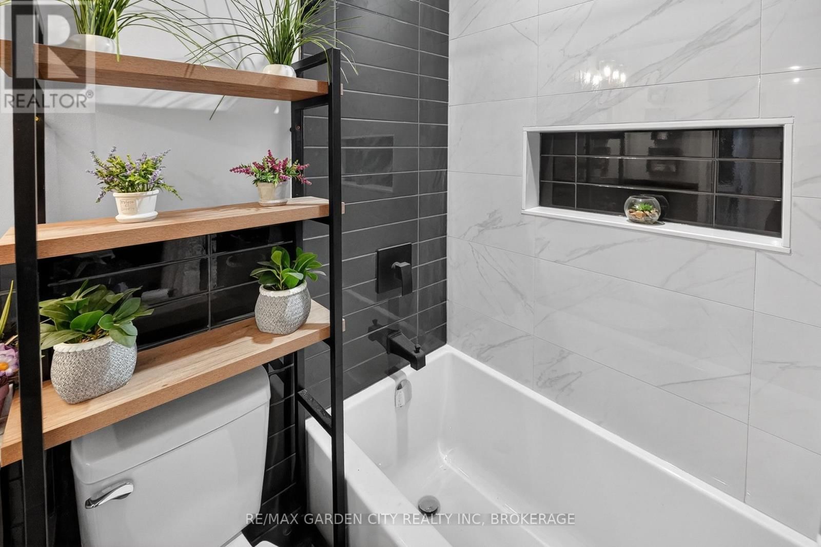 77 BALMORAL AVENUE Image 27