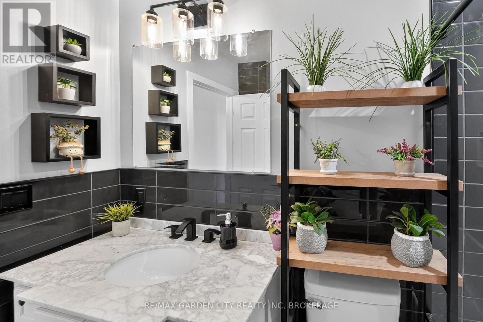 77 BALMORAL AVENUE Image 28