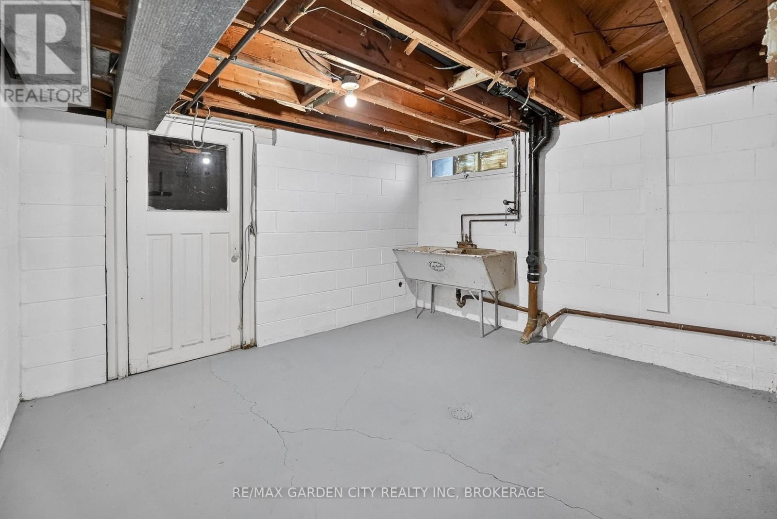 77 BALMORAL AVENUE Image 37