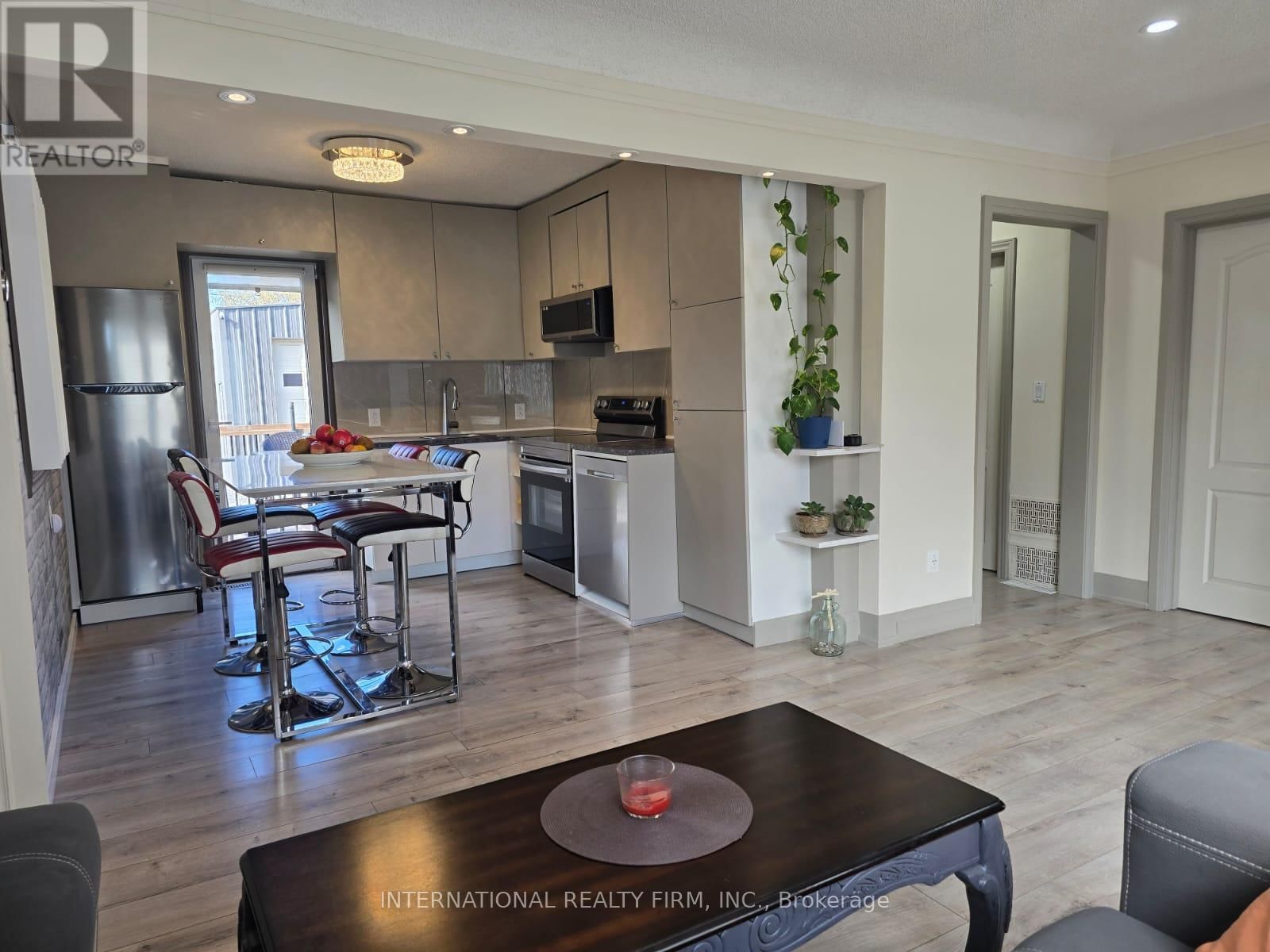 731 KNOX AVENUE Image 14