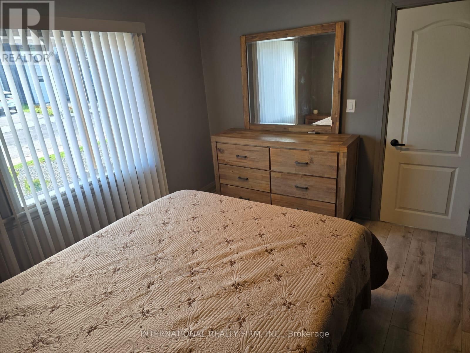 731 KNOX AVENUE Image 19