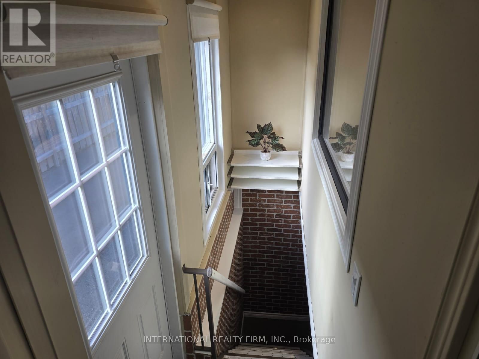 731 KNOX AVENUE Image 26