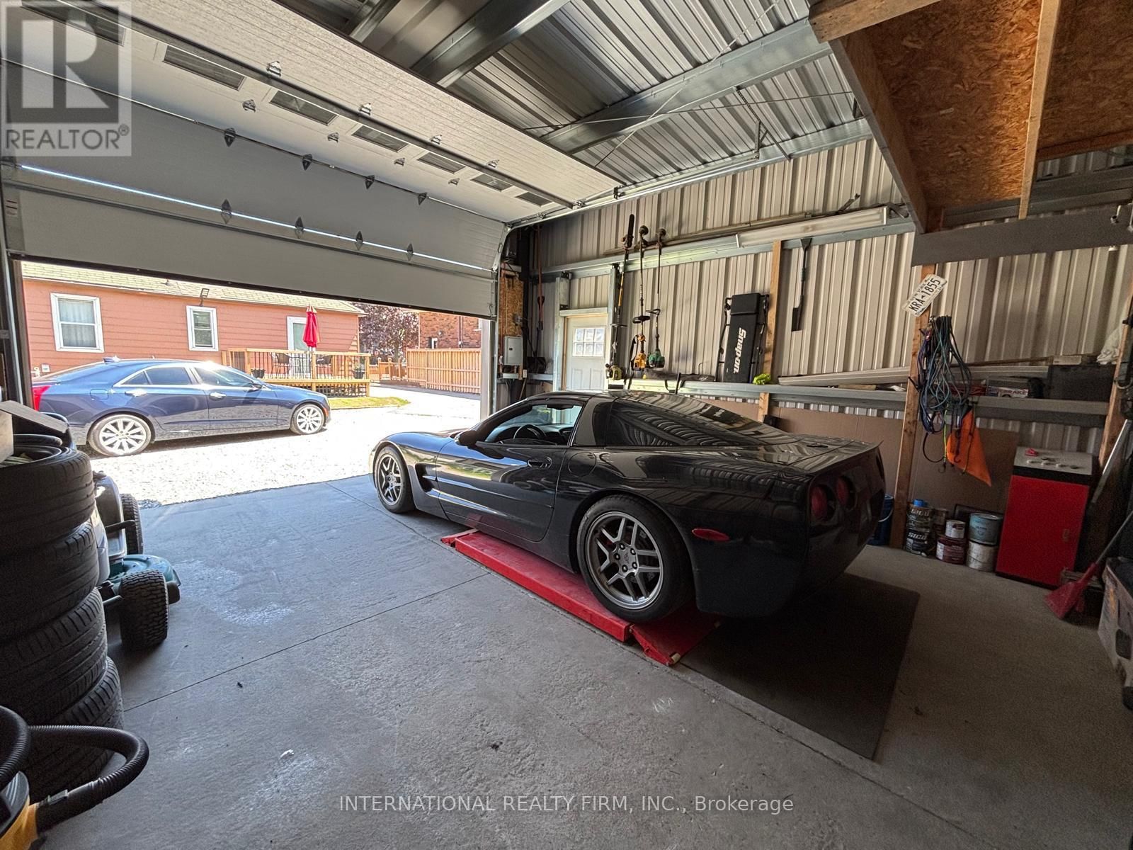 731 KNOX AVENUE Image 33