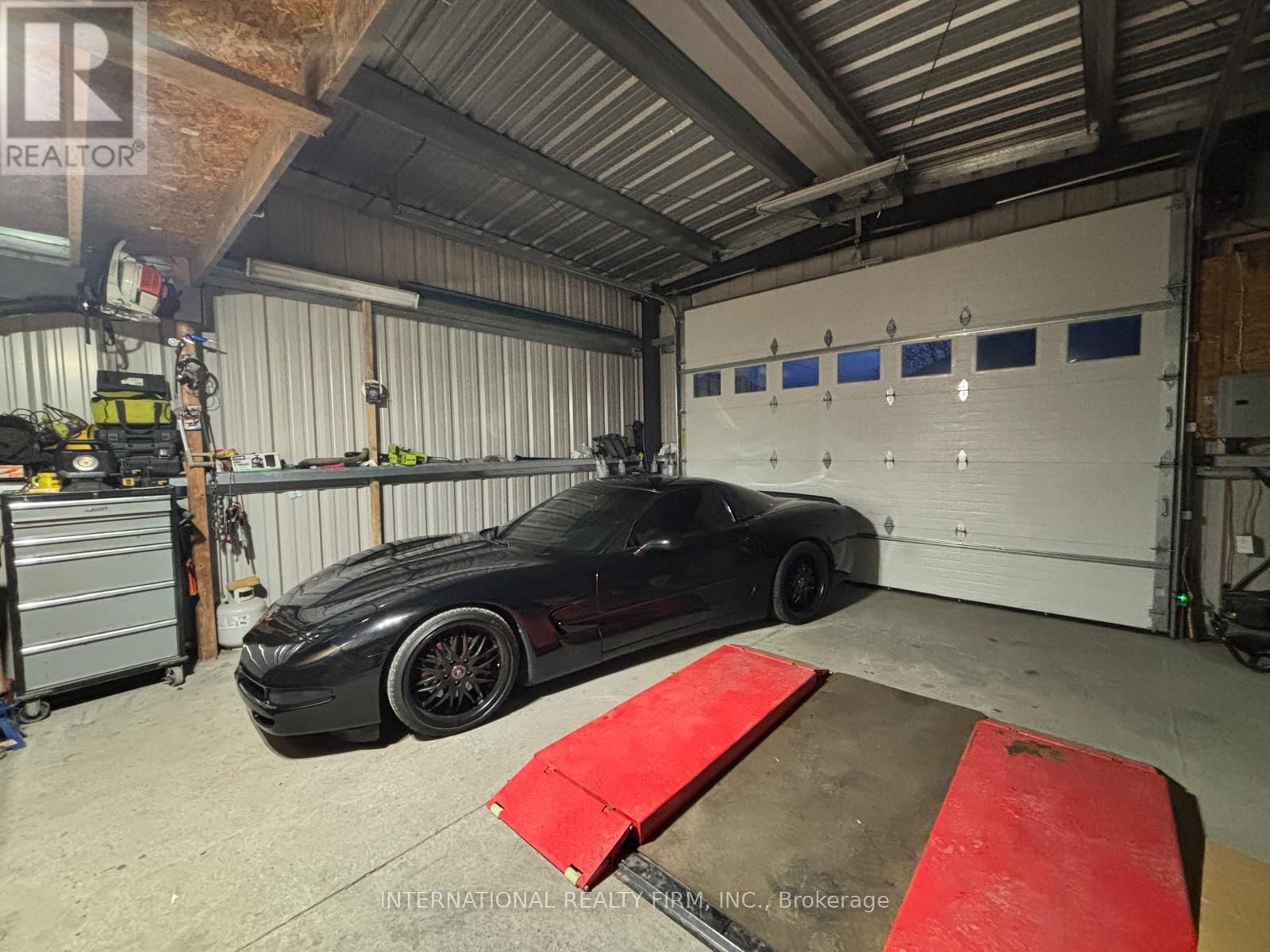 731 KNOX AVENUE Image 34