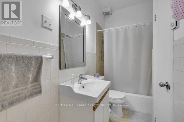 69 BLACKBURN AVENUE Image 12