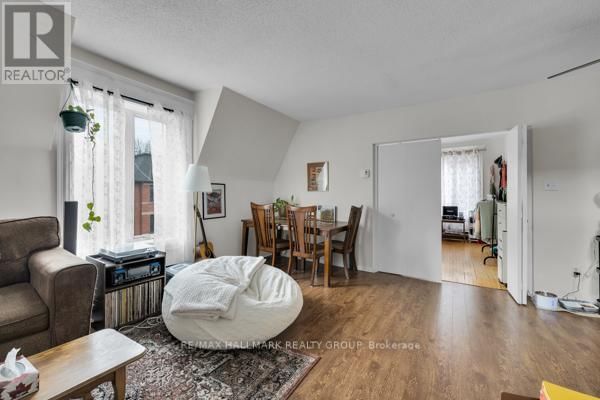 69 BLACKBURN AVENUE Image 24