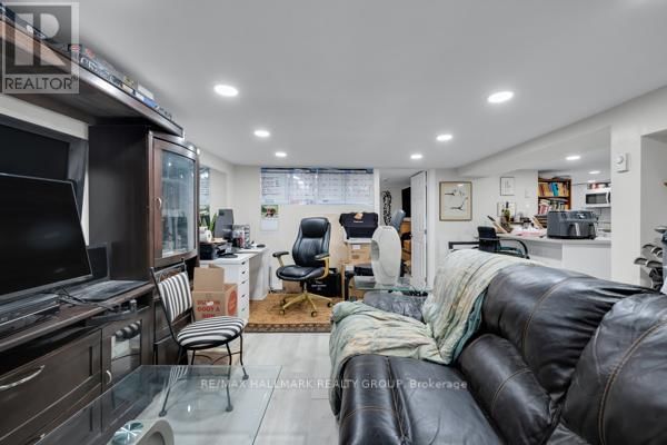 69 BLACKBURN AVENUE Image 41