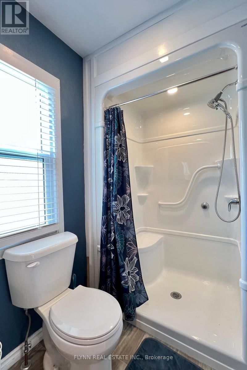 6594 BARKER STREET Image 12