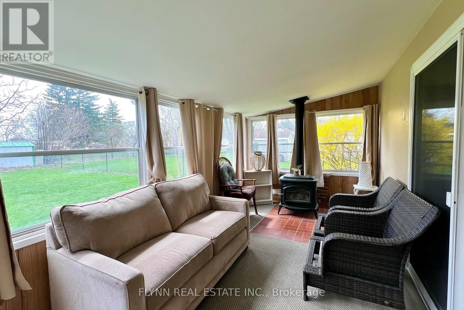 6594 BARKER STREET Image 18