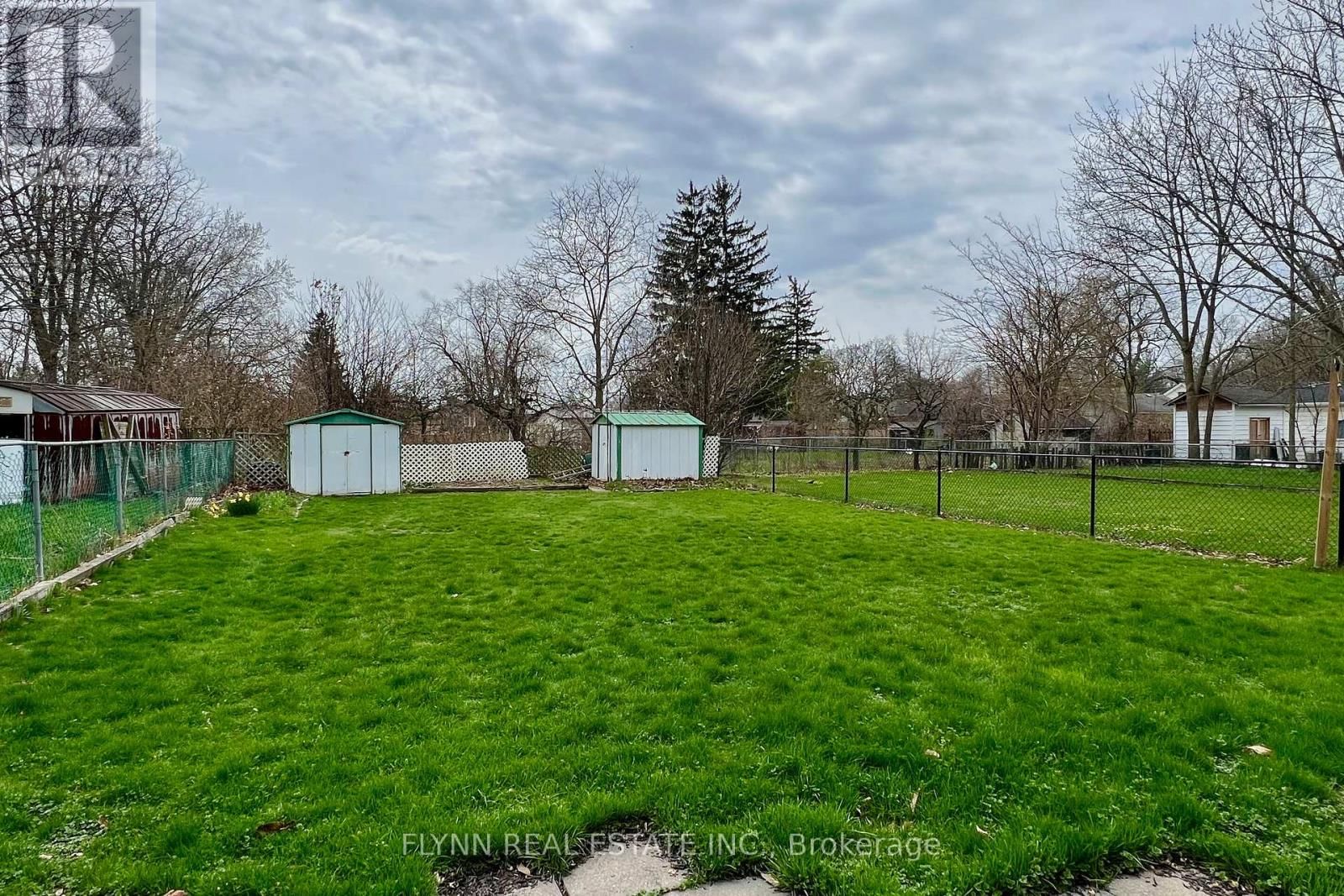 6594 BARKER STREET Image 20